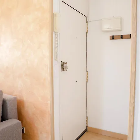 Renovado Y Sofisticado En El Centro De *