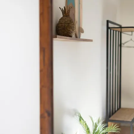 Bed & Breakfast Bird House