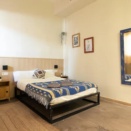 Bird House Bed & Breakfast 3*