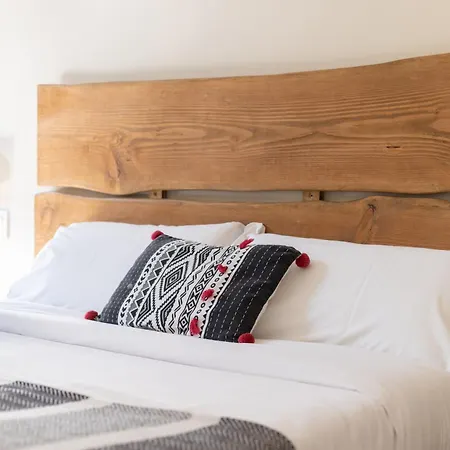 Bird House Bed & Breakfast 3*