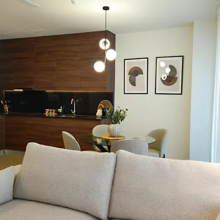 Imperial Apartment *