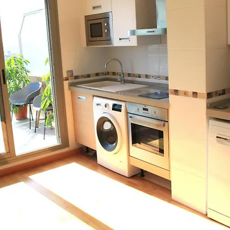 Oceanographic 1 Bedroom With Balcony & Pool شقة