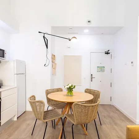 Апартаменты Moontels Plaza De Vannes *