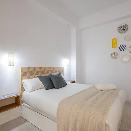 Florit Flats - Ceramic - 4 Guest - Ac Wifi - Near Sorolla Train Station * Valenza