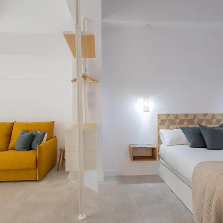 Florit Flats - Ceramic Home - 4 Guest - Ac Wifi - Near Sorolla Train Station *