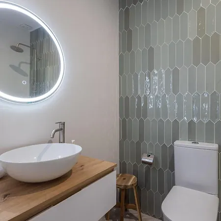 Florit Flats - Ceramic - 4 Guest - Ac Wifi - Near Sorolla Train Station