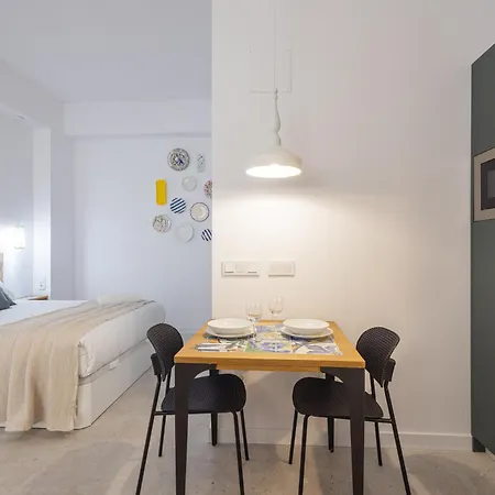 شقة Florit Flats - Ceramic Home - 4 Guest - Ac Wifi - Near Sorolla Train Station فالنسيا