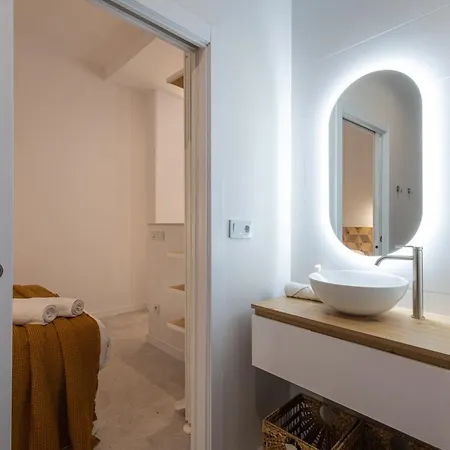 Florit Flats - Ceramic - 4 Guest - Ac Wifi - Near Sorolla Train Station Appartamento Valenza