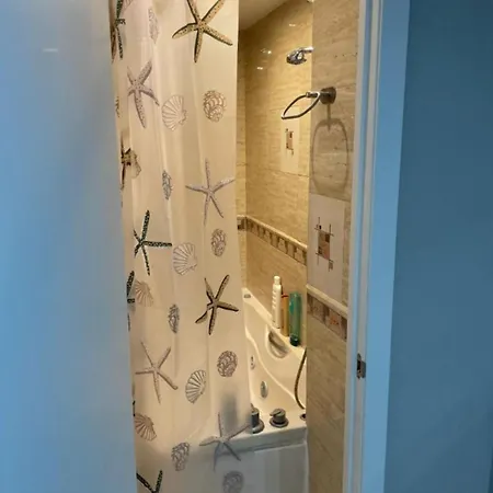 Habitacion En Playa Malvarrosa Accommodatie bij particulieren *