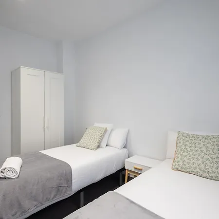 Apartment Florit Flats - Urban Nest - Ac & Wifi - 10 Min Center
