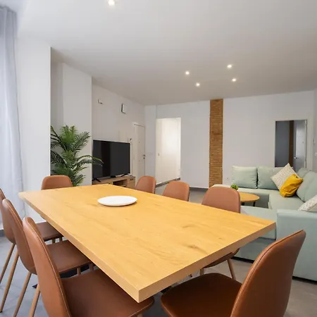 Florit Flats - Urban Nest - Ac & Wifi - 10 Min Center *