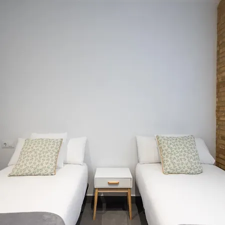Florit Flats - Urban Nest - Ac & Wifi - 10 Min Center *