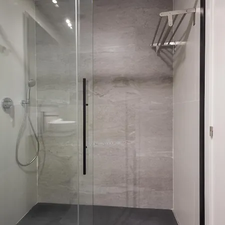 Apartment Florit Flats - Urban Nest - Ac & Wifi - 10 Min Center