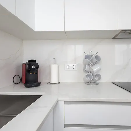 Apartment Florit Flats - Urban Nest - Ac & Wifi - 10 Min Center