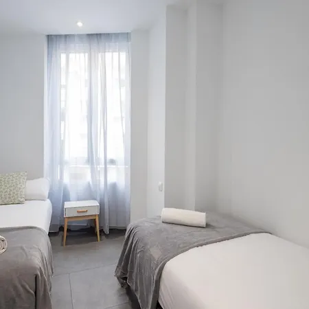 Florit Flats - Urban Nest - Ac & Wifi - 10 Min Center *