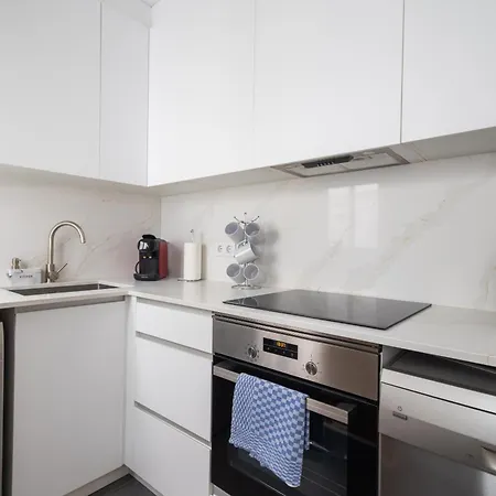 Florit Flats - Urban Nest - Ac & Wifi - 10 Min Center