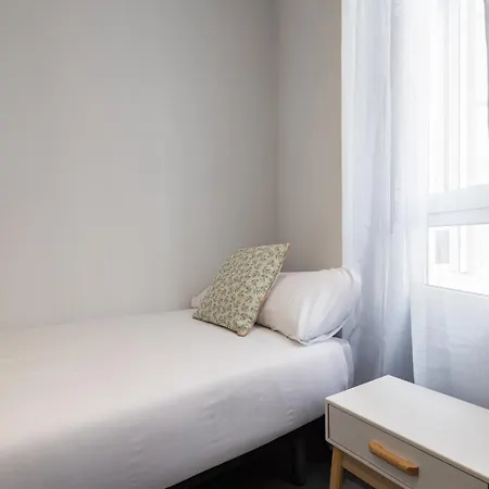 Florit Flats - Urban Nest - Ac & Wifi - 10 Min Center Apartment *
