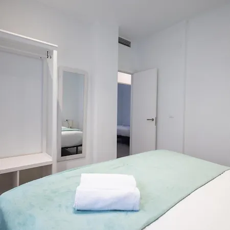 Florit Flats - Urban Nest - Ac & Wifi - 10 Min Center Apartment