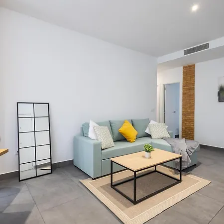 Florit Flats - Urban Nest - Ac & Wifi - 10 Min Center *