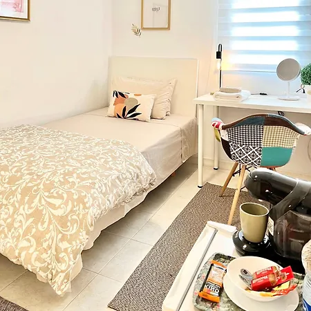 Проживание в семье Residencial Private Room, Comfy&quiet Well Located - Center And *