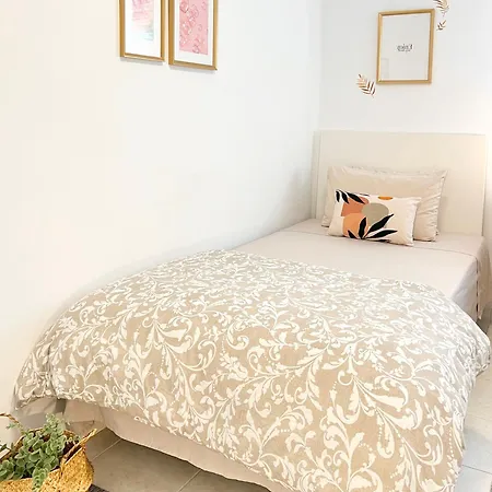 Residencial Private Room, Comfy&quiet Well Located - Center And Проживание в семье *