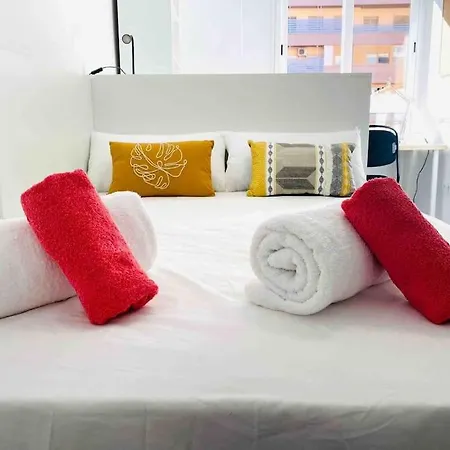 Spacious & Bright Flat Near The *