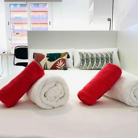 Spacious & Bright Flat Near The * Valencia