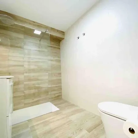 Apartment Spacious & Bright Flat Near The Valencia