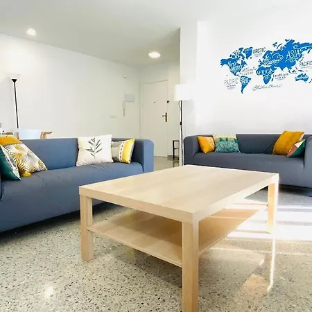 Spacious & Bright Flat Near The Apartment Valencia
