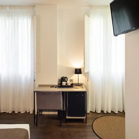 Blanq Carmen Hotel