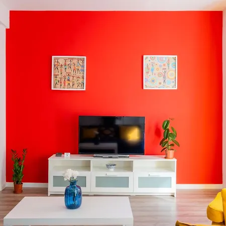 Spacious Clean & Colorful Quiet Zone