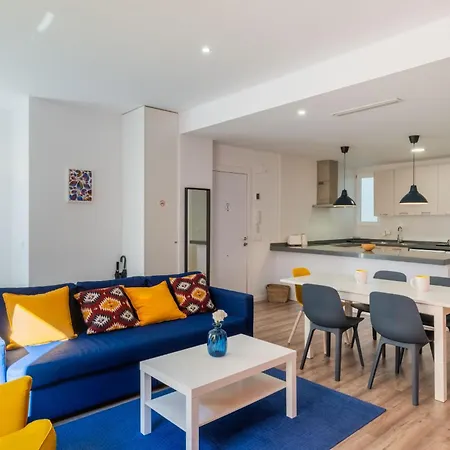 Spacious Clean & Colorful Quiet Zone Valencia