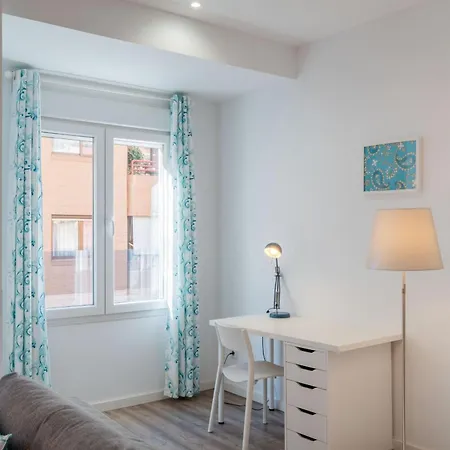 Spacious & Clean In Quiet Area Apartmán *