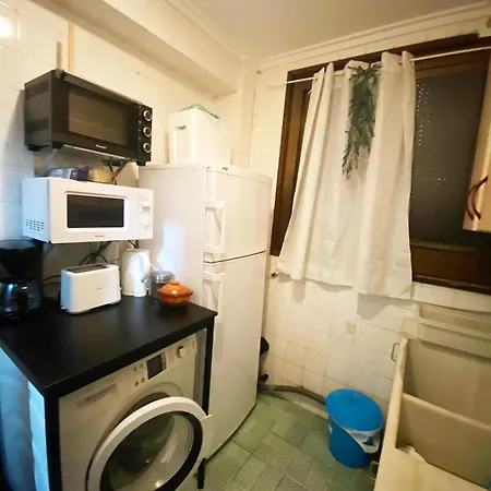 Well Located Shared Habitación en casa particular Valencia