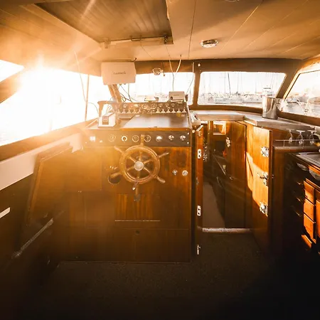 بوتيل Alojamiento En Barco Oasis فالنسيا