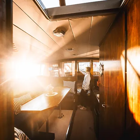 Alojamiento En Barco Oasis بوتيل فالنسيا