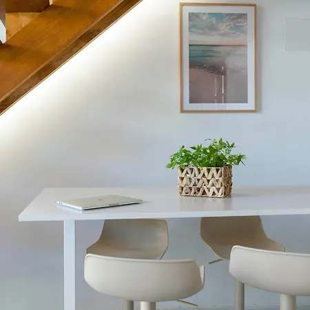 Apartament Mediterranean Gem Getaway