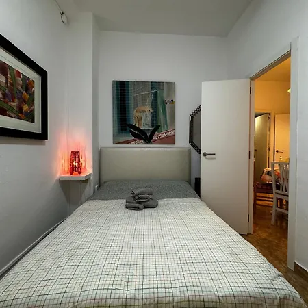 Russafa Codrut Apartman *