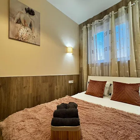 Apartman Lliri 32 *