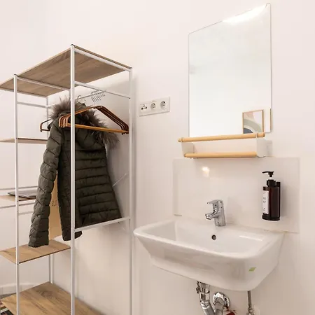 Alicante By Moontels בית הארחה *