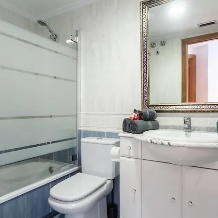 Artes Y Ciencias + Garaje + Netflix Apartment *