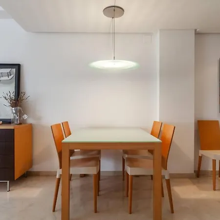 Artes Y Ciencias + Garaje + Netflix Apartamento *