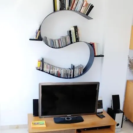 Artes Y Ciencias + Garaje + Netflix