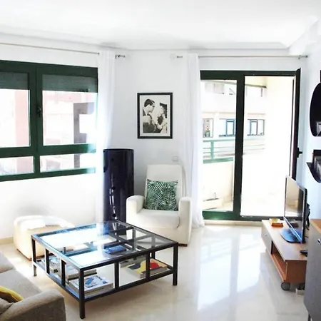 Apartment Artes Y Ciencias + Garaje + Netflix