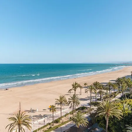 Big At With Terrace Апартаменты *