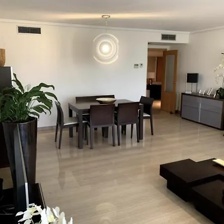 Art And Sciences View Luxury Apartment *