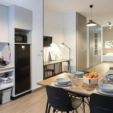 Victoria Apartment *