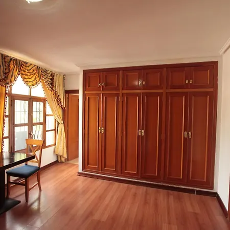 Sundos Feria מלון 2*