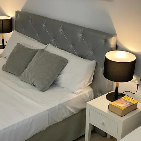 Travel Habitat Atico Calle De La Paz * ולנסיה