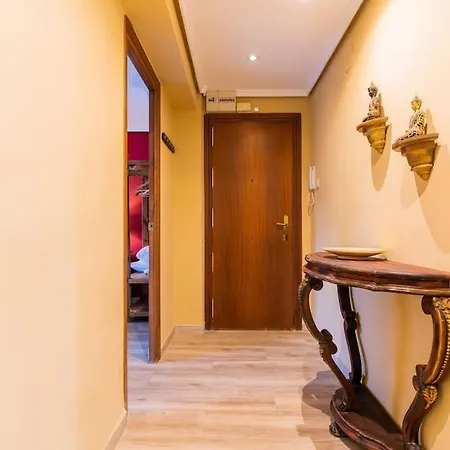 Apartment Ciudad Artes Gem: Stylish Near Ruzafa & Valencia